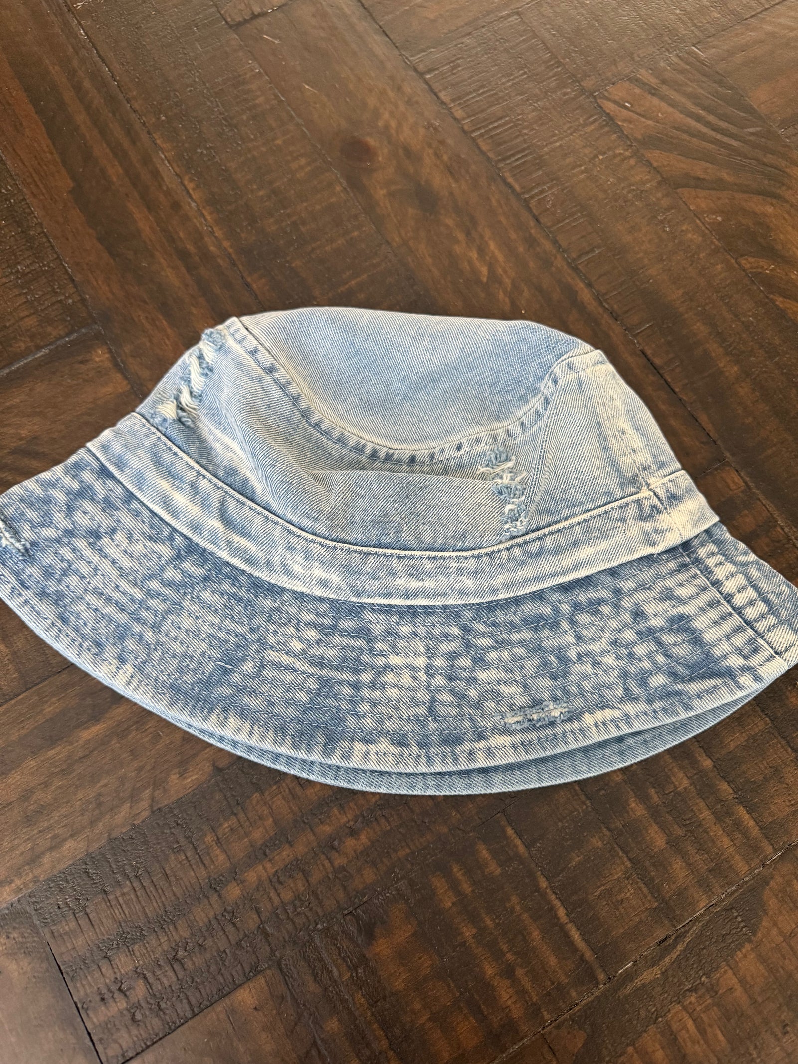 Haru Bucket (the denim hat  and denim with Red heart color swatch looks WHITE and we don't know how to fix it)…Restocked‼️‼️‼️